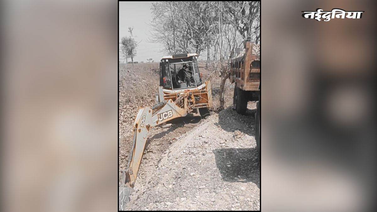 खंडवा में अवैध उत्खनन रोकने गए पटवारी पर जानलेवा हमला, ट्रैक्टर चढ़ाकर मारने का प्रयास, भागकर बचाई जान; FIR दर्ज