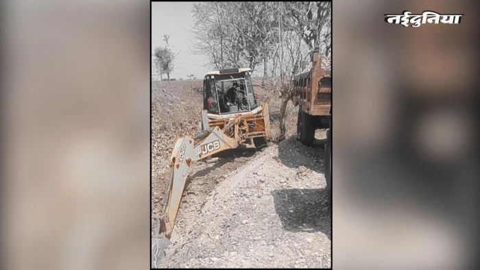 खंडवा में अवैध उत्खनन रोकने गए पटवारी पर जानलेवा हमला, ट्रैक्टर चढ़ाकर मारने का प्रयास, भागकर बचाई जान; FIR दर्ज