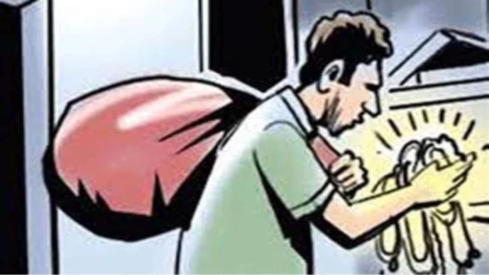 उज्जैन में जिला सहकारी केंद्रीय बैंक में चोरी का प्रयास, लॉकर रूम की दीवार तोड़ने की कोशिश