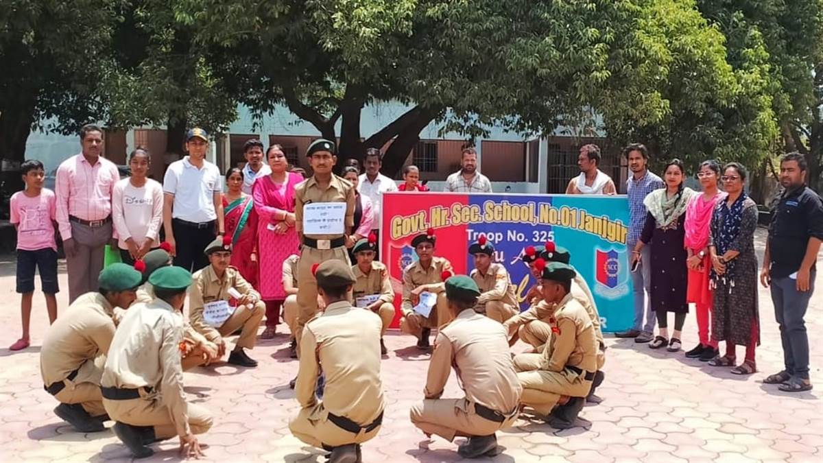 Janjgir Champa news नुक्कड़ नाटक के माध्यम से प्लास्टिक मुक्त भारत का