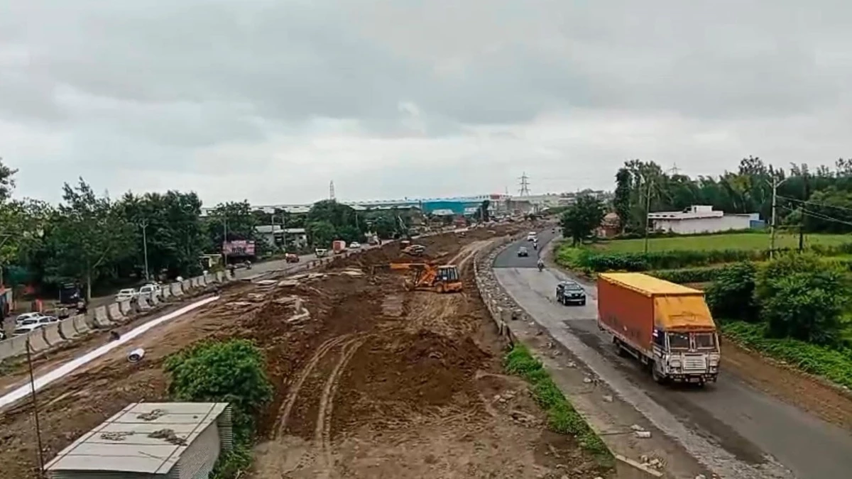 Indore: अर्जुन बड़ोद पर सर्विस रोड का एक हिस्से का काम खत्म, ट्रैफिक के लिए मार्ग खोला, रात में आवाजाही अभी बंद