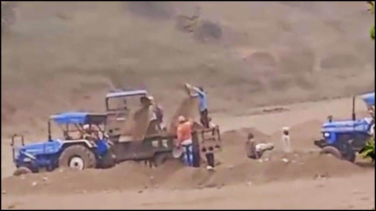 सीएम-सिंधिया के कार्यक्रम में उलझा रहा प्रशासन, शिवपुरी में रेत माफिया पचावली घाट से करता रहा खनन, वीडियो वायरल