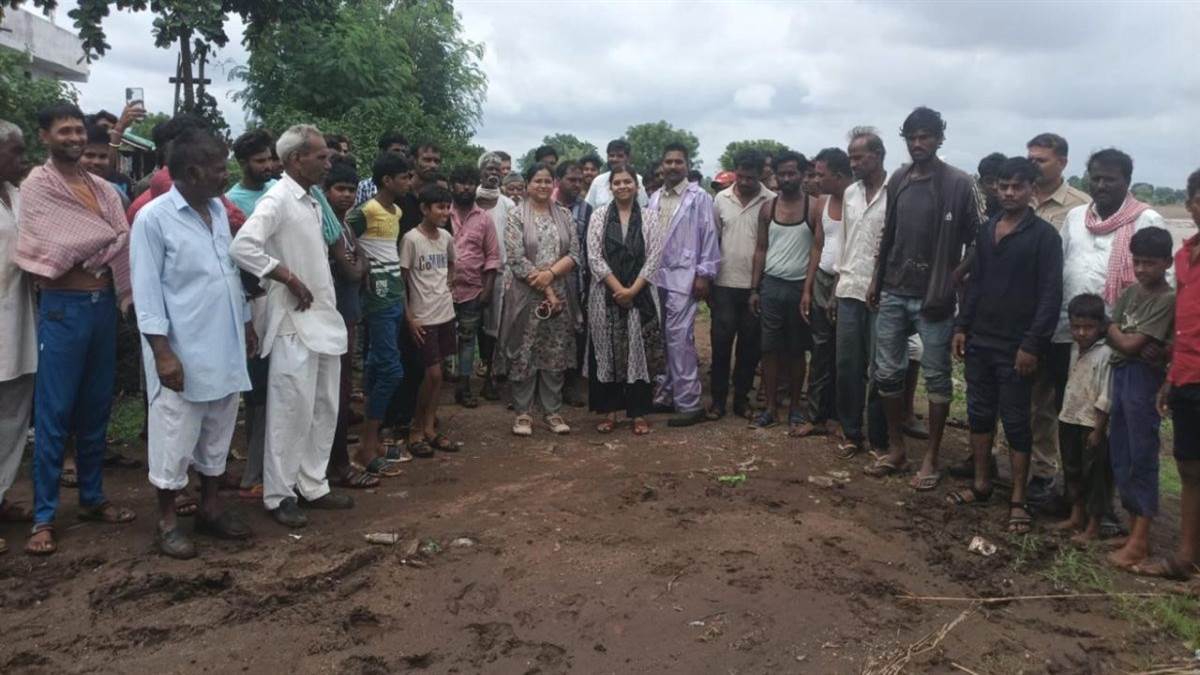 काली माचक नदी ने साढ़े 11 घंटे रोका नर्मदापुरम-खंडवा हाईवे, तीन लोगों को बचाया, परीक्षा नहीं दे पाए छात्र