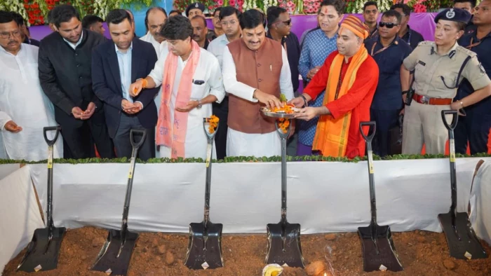 शिवपुरी से तय होगी दुश्मनों की हार, सीएम मोहन यादव और ज्योतिरादित्य सिंधिया ने रखी अडाणी डिफेंस एयरोस्पेस प्लांट की नींव