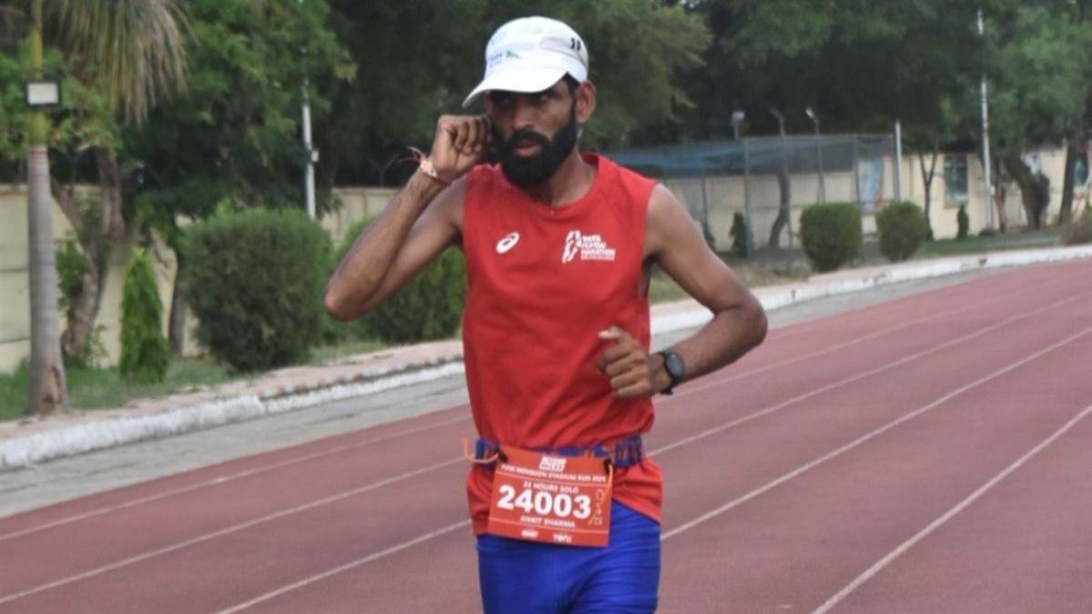 पुणे में मानसून स्टेडियम रन: 24 घंटे दौड़कर तय की 180 किमी की दूरी, इंदौर के अंकित शर्मा ने हासिल किया प्रथम स्थान