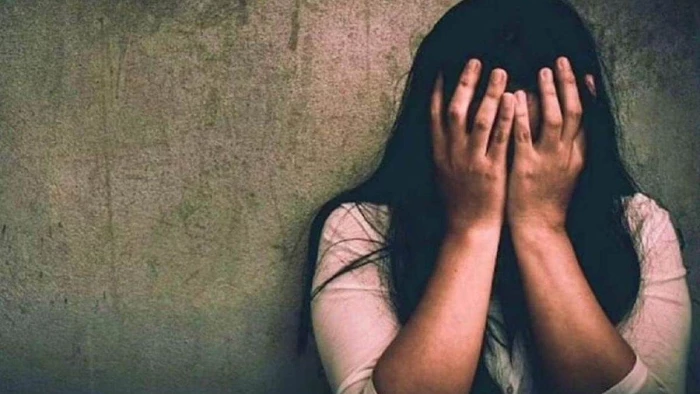 सूरजपुर में पति के सामने महिला से सामूहिक दुष्कर्म, बाजार से लौटते समय बंधक बनाकर दिया वारदात को अंजाम, चारों आरोपित गिरफ्तार