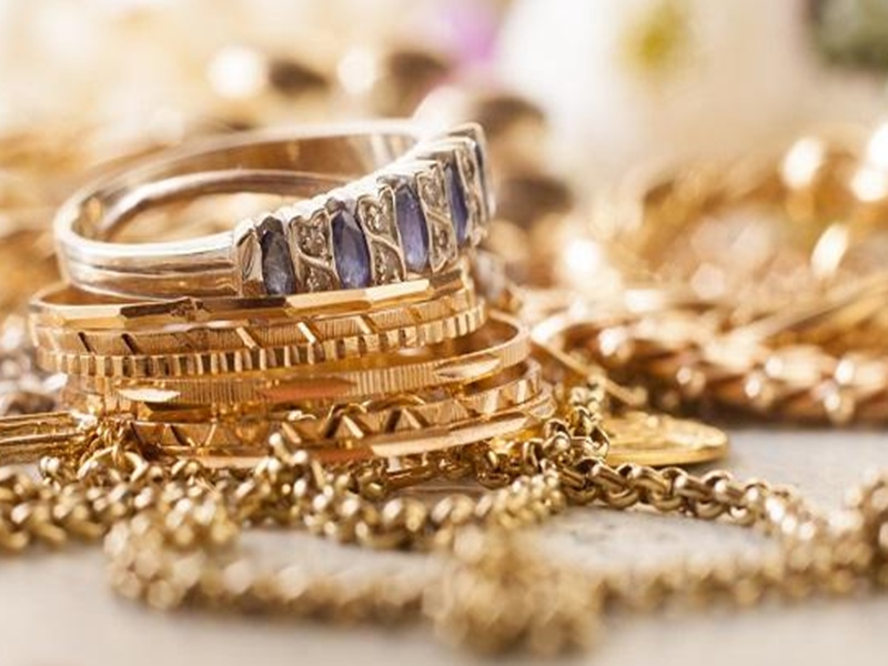 Gold and Silver Price : सोने के दाम 54652 रुपए प्रति 10 ग्राम, चांदी के भाव में गिरे