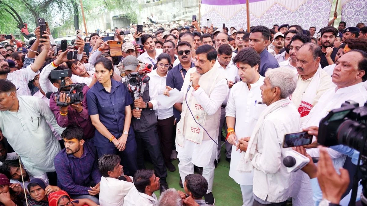एमपी सीएम ने दिए बाढ़ से हुए नुकसान की भरपाई के निर्देश, कहा- सरकार आपके साथ