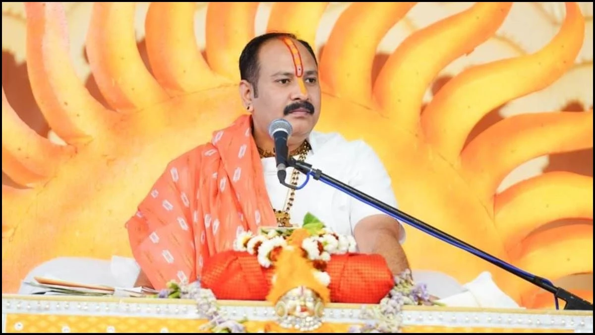 कौन हैं प्रदीप मिश्रा? जिनके कुबेरेश्वर धाम में मची भगदड़, पहले भी इनके आयोजन के दौरान हो चुके हैं हादसे