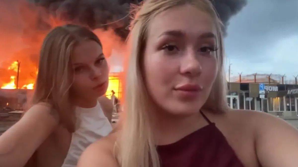 रुस में आग की लपटों के सामने रशियन गर्ल्स का रैप, Video Viral होने के बाद गिरफ्तार