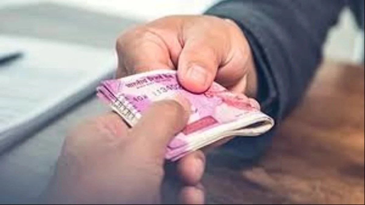 शिवपुरी में महिला बाल विकास की महिला सुपरवाइजर 20 हजार की रिश्वत लेते पकड़ी गई