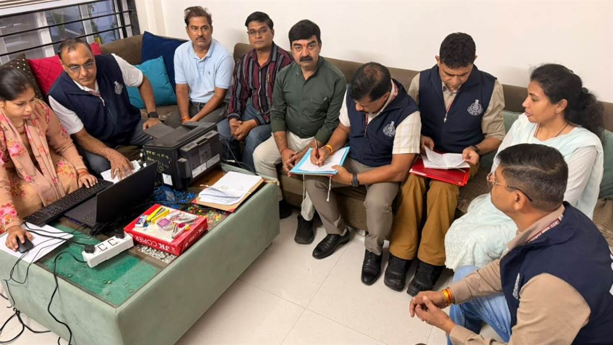 इंदौर में मेडिकल विभाग के स्टोर कीपर राकेश गोरखे के कई ठिकानों पर छापा, आय से 110 प्रतिशत अधिक संपत्ति मिली