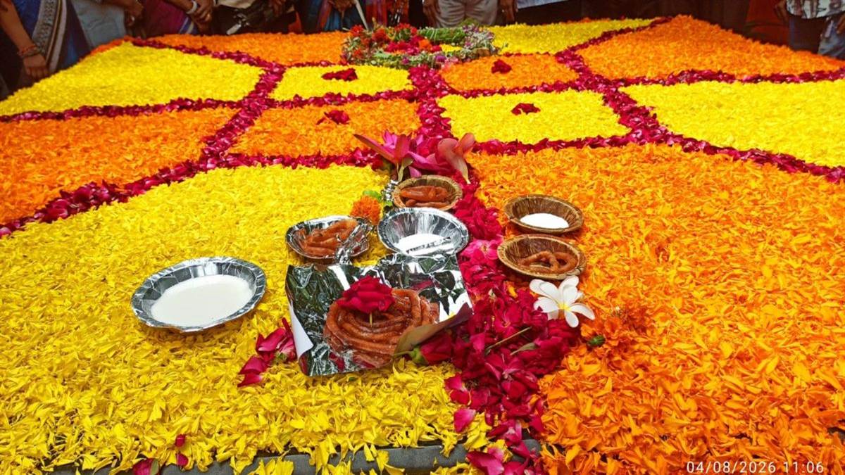 ऐसी दीवानगी, देखी नहीं... 583 किमी दूर लातूर से खंडवा आए किशाेरदा के प्रशंसक