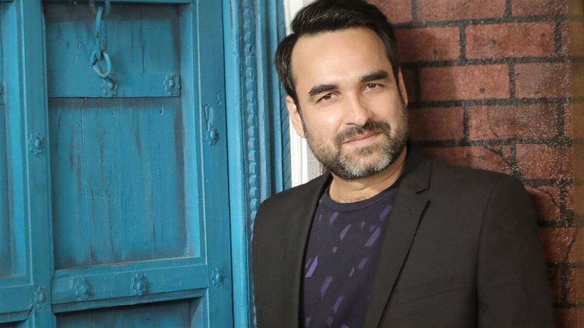 Pankaj Tripathi Life: बॉलीवुड में आने से पहले ये नौकरी किया करते थे पंकज  त्रिपाठी सालों स्ट्रगल के बाद मिला मौका - Pankaj Tripathi used to do this  job before coming to