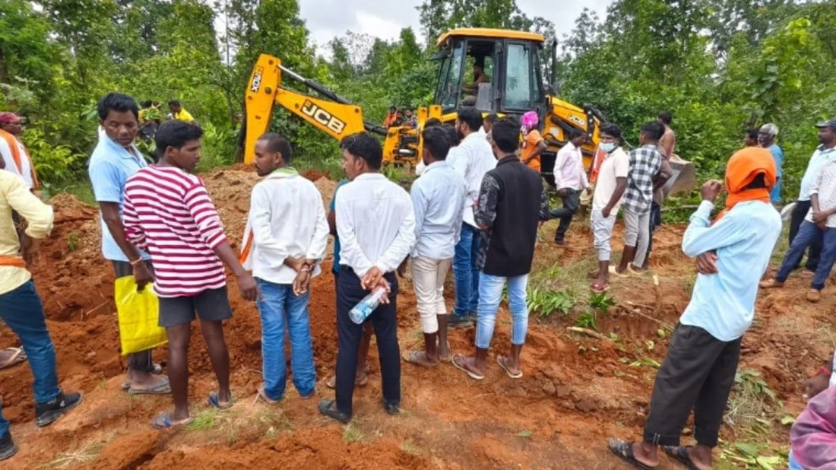 Lutti Dam incident: एक ही परिवार के पांच लोगों की एक साथ उठी अर्थी, शोक में डूबा पूरा गांव