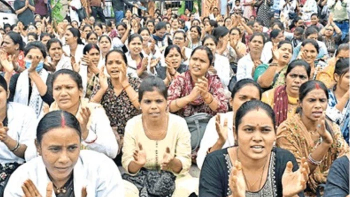 CG News: 16 हजार NHM कर्मचारियों ने दिया सामूहिक इस्तीफा, 18 दिन के हड़ताल से पूरे प्रदेश में मचा हड़कंप