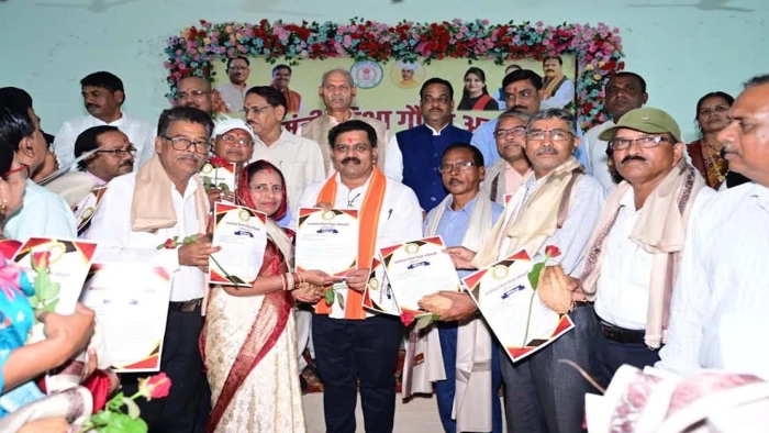 शिक्षक दिवस में अलग अंदाज में दिखे डिप्टी सीएम विजय शर्मा, कहा- मार पड़े दम- दम, विद्या आए छम- छम