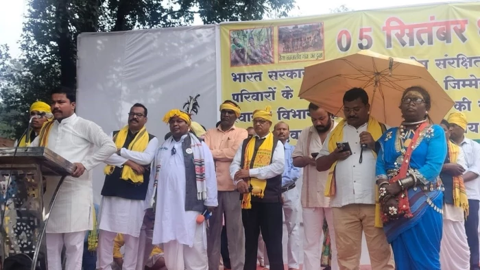 बालाघाट में बैगा बच्चों की मौत पर आदिवासियों में उबाल, 18 राज्यों के नेताओं ने कहा- इस्तीफा दें सीएम