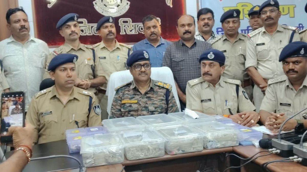 सिवनी में आंखों में मिर्ची डालकर सराफा व्यापारी से 1.11 करोड़ लूटे, सात आदतन अपराधी गिरफ्तार