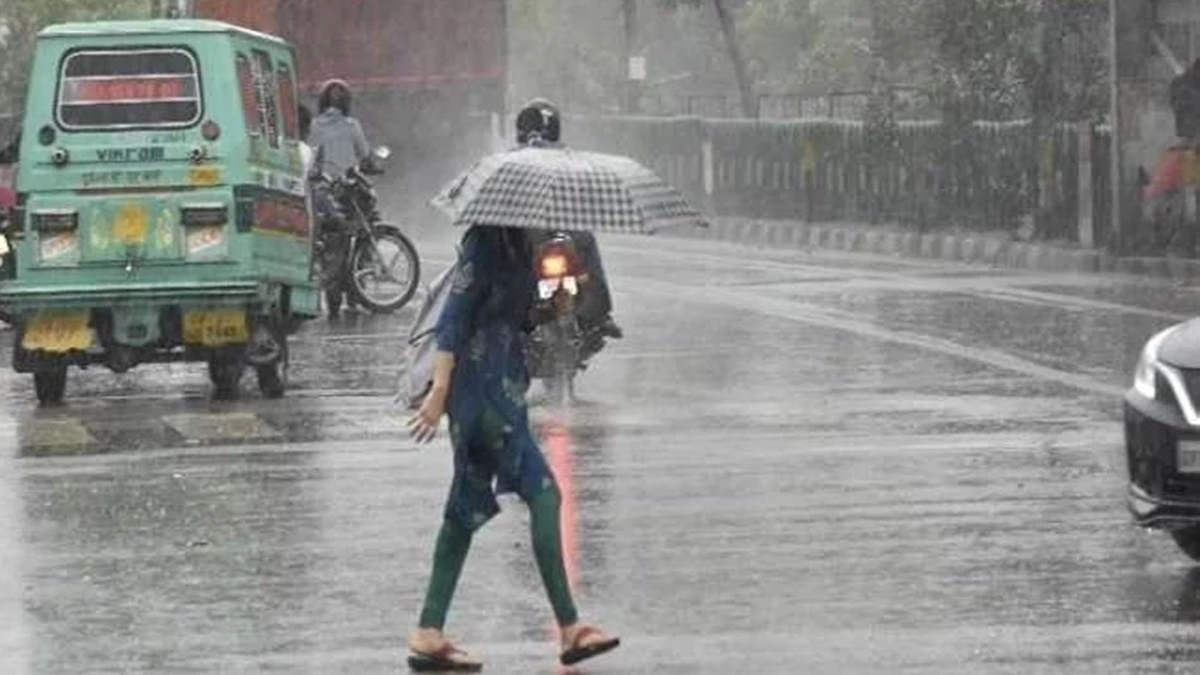 Weather Update: बंगाल की खाड़ी में उठ रहा बवंडर, मौसम विभाग का 11 राज्यों में बारिश का अलर्ट