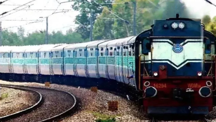 रात को आने वाली काशी और ताप्ती गंगा एक्सप्रेस सुबह पहुंची जबलपुर, यात्री परेशान