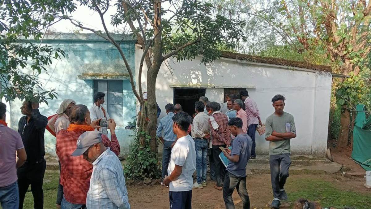 डिंडौरी के सरकारी आवास में शहपुरा तहसील के बाबू का लटका मिला शव