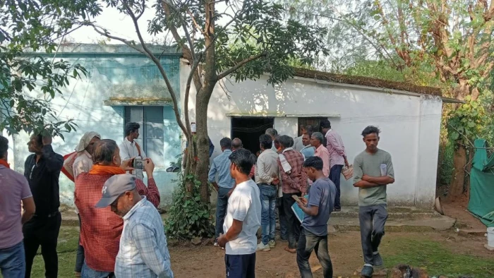 डिंडौरी के सरकारी आवास में शहपुरा तहसील के बाबू का लटका मिला शव