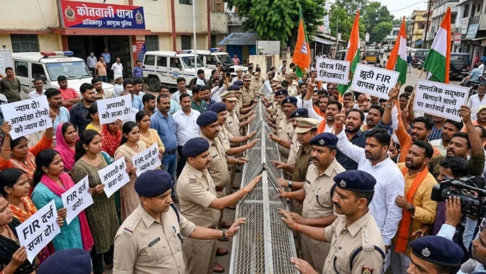 अंबिकापुर में सोशल मीडिया वार, यूट्यूबर ने भाजपा नेता पर दर्ज कराया एसटी-एससी का केस