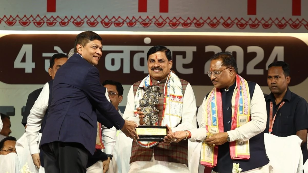 डबल इंजन की सरकारें छत्तीसगढ़ और मध्यप्रदेश को तेजी से लेकर जा रही विकास की राह पर: मुख्यमंत्री डॉ. मोहन यादव