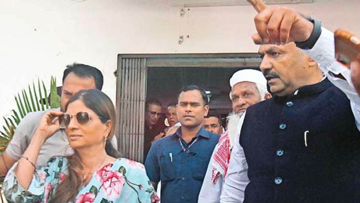 सैफ अली खान की बहन सबा सुल्तान अचानक पहुंची भोपाल, अब उम्मीद पोर्टल दर्ज होगी नवाब की संपत्तियां