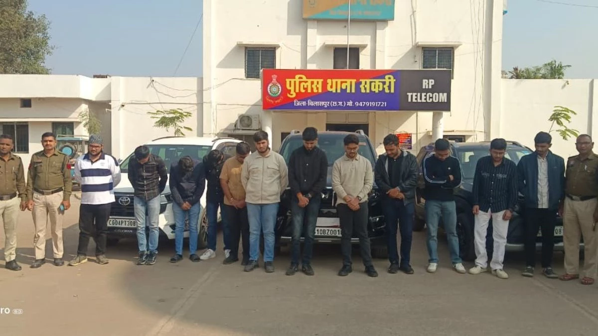 हाईवे पर जन्मदिन मनाने का जुनून पड़ गया भारी, पुलिस ने कांग्रेस नेता के बेटे समेत 12 युवकों को किया गिरफ्तार