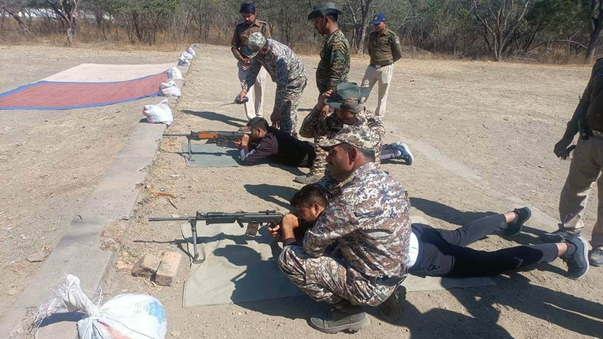 Border Security Force : डीएसपी ने बेटों से करवा दी फायरिंग, खाली हाथ लौटे एसटीएफ जवान