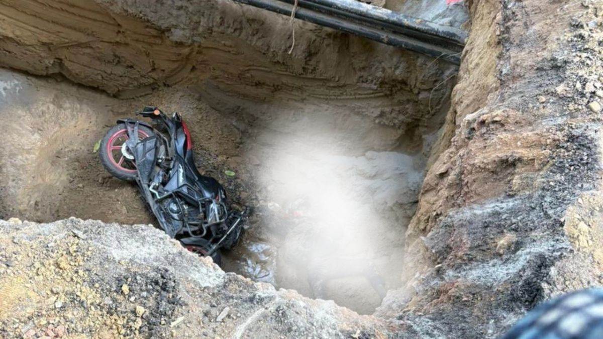 नोएडा के बाद अब दिल्ली में भी सिस्टम की चूक, जल बोर्ड के खोदे गड्ढे में गिरने से बाइक सवार की मौत