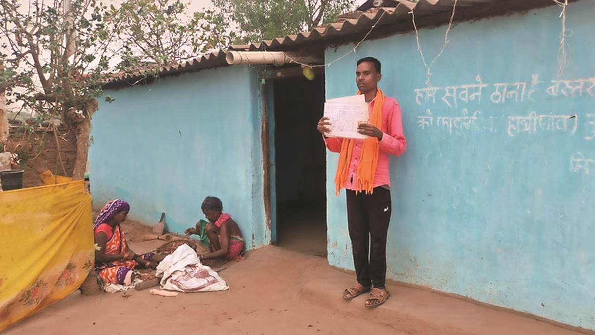 Bastar Lok Sabha Chunav: पीएम मोदी आएंगे जोगी के गांव, पर क्या सरकारी स्याही से लिखा भाग्य बदल पाएंगे