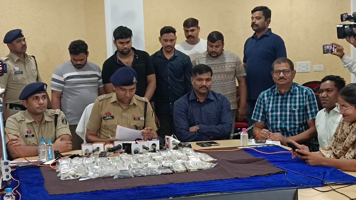 रायपुर के शोरूम में लाखों की चोरी का राजफाश, कर्मचारी ही निकला मास्टरमाइंड... चार गिरफ्तार