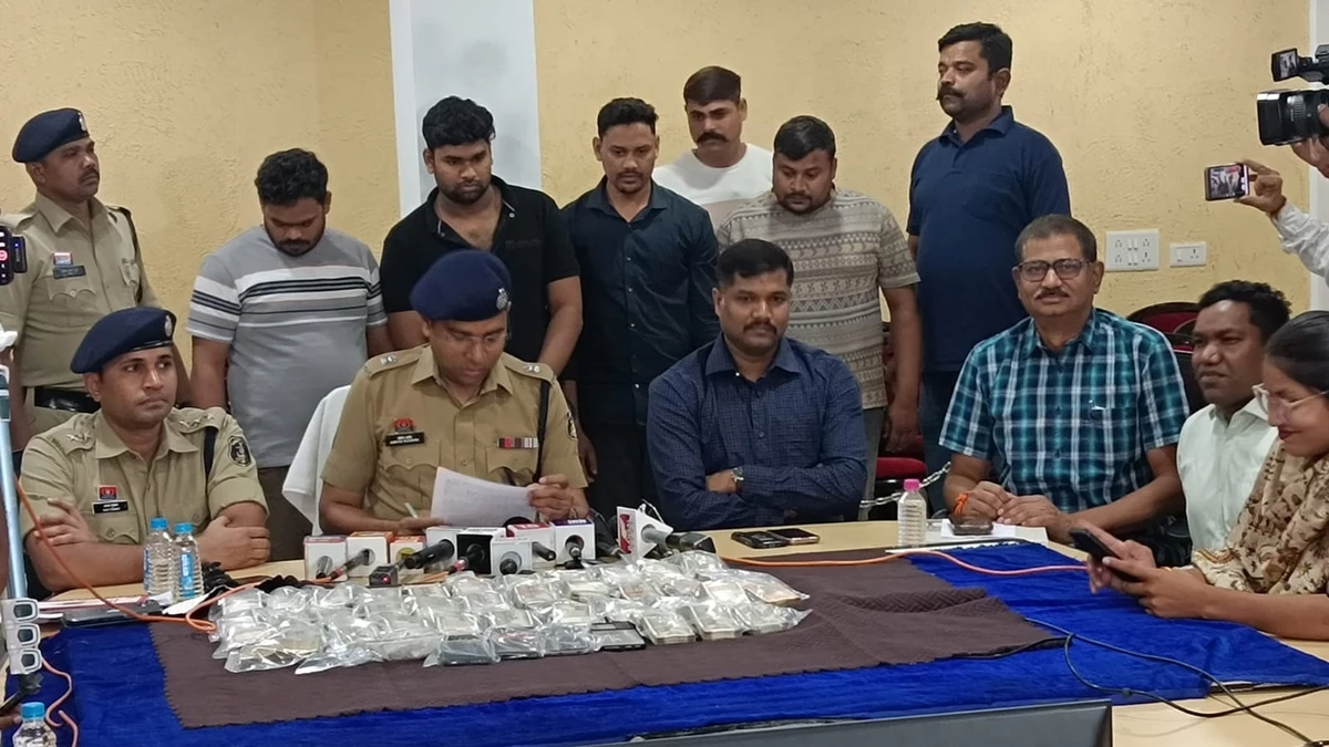 रायपुर के शोरूम में लाखों की चोरी का राजफाश, कर्मचारी ही निकला मास्टरमाइंड... चार गिरफ्तार
