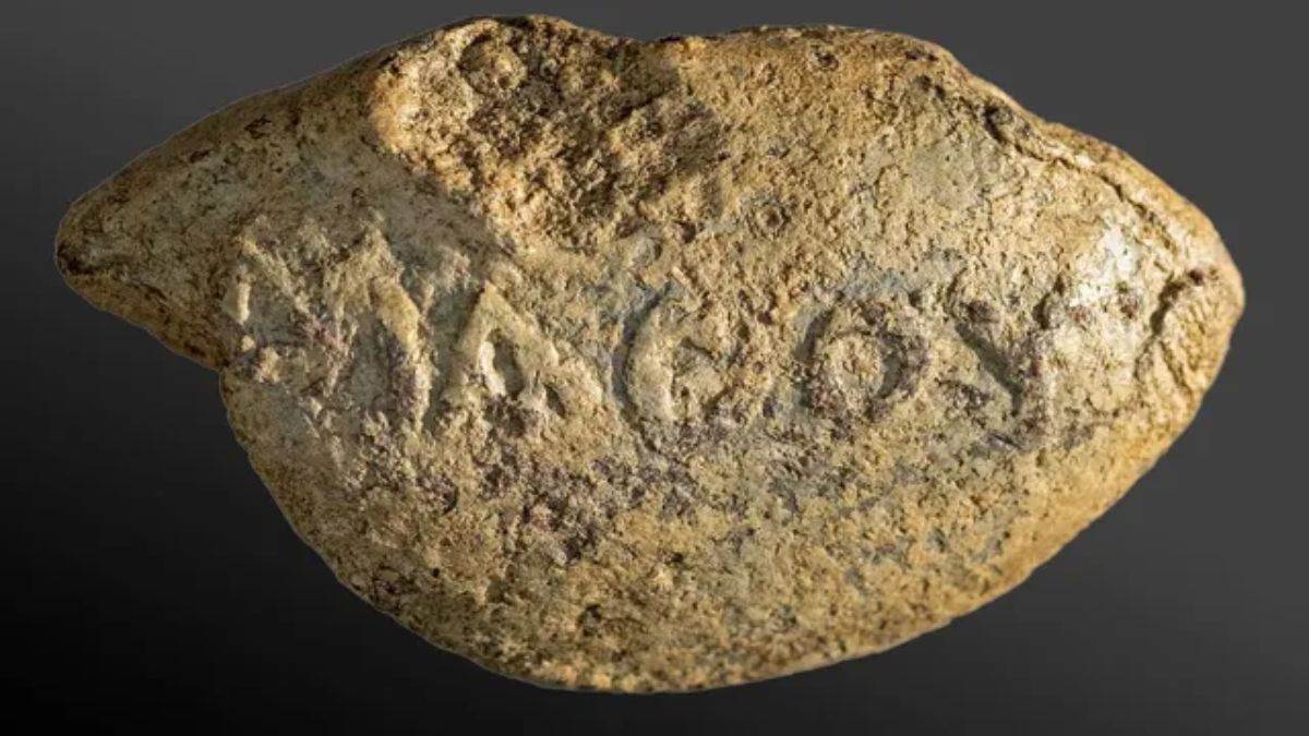 दुनिया के इस देश में मिली 2100 साल पुरानी 'बोलती' गोली, दुश्मन के लिए लिखा था खास संदेश- 'सबक सीखो'