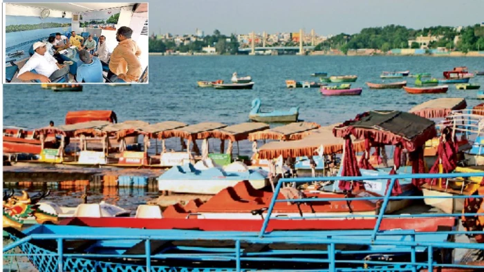 दो साल से बिना लाइसेंस "जल विहार" करा रही थीं 120 नावें, फटे-पुराने लाइफ जैकेट से सुरक्षा