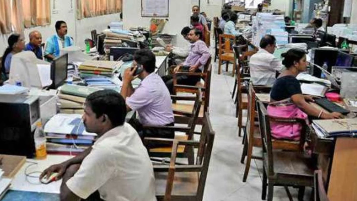 MP में 50 हजार कर्मचारियों ने छह महीने से नहीं ली सैलरी, कहां गायब हो गए ये इसकी जांच में जुटी सरकार