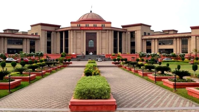 'शिक्षिका की पसंद के स्कूल में होगी पोस्टिंग', बिलासपुर हाईकोर्ट का बड़ा आदेश, 45 दिनों में करें कार्रवाई