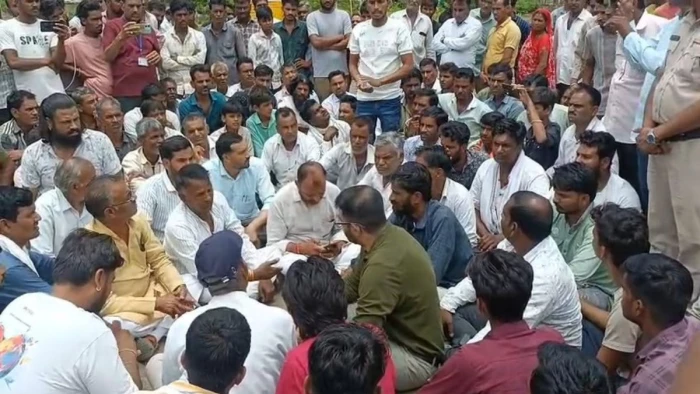 मंदसौर में दो दिन से लापता नाबालिग का शव कुएं में मिला, आक्रोशित लोगों ने चार घंटे तक रोके रखा राजमार्ग का यातायात
