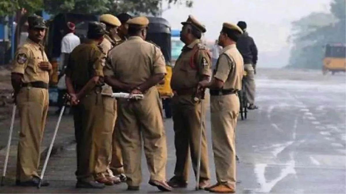 MP News: सवालों के घेरे में खाकी...जेल में बंद रहा बदमाश और पुलिस 13 साल तक बताती रही फरार