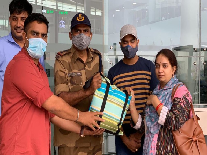 Bhopal Crime news: विमान से भोपाल पहुंची महिला यात्री का ज्वेलरी से भरा बैग गायब, सीआइएसएफ ने सीसीटीवी फुटेज की मदद से खोज निकाला