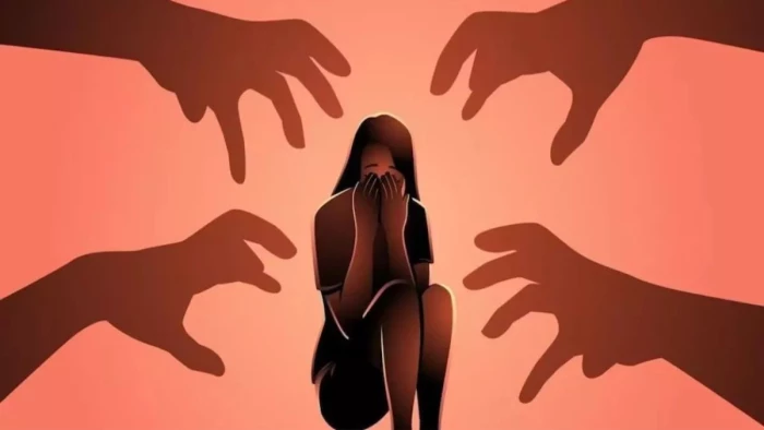 जंगल में मुसीबत के समय प्रेमी ने दिया 'धोखा', बाद में अकेली लड़की का 3 दरिंदों ने किया गैंगरेप