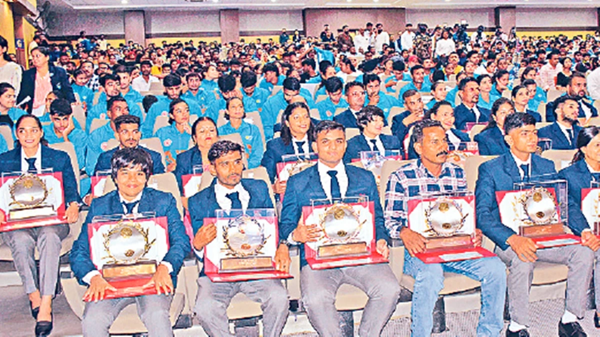 मध्य प्रदेश के 26 खिलाड़ियों को शिखर खेल अलंकरण, राष्ट्रीय खेलों के 121 पदक विजेता को भी पुरस्कार