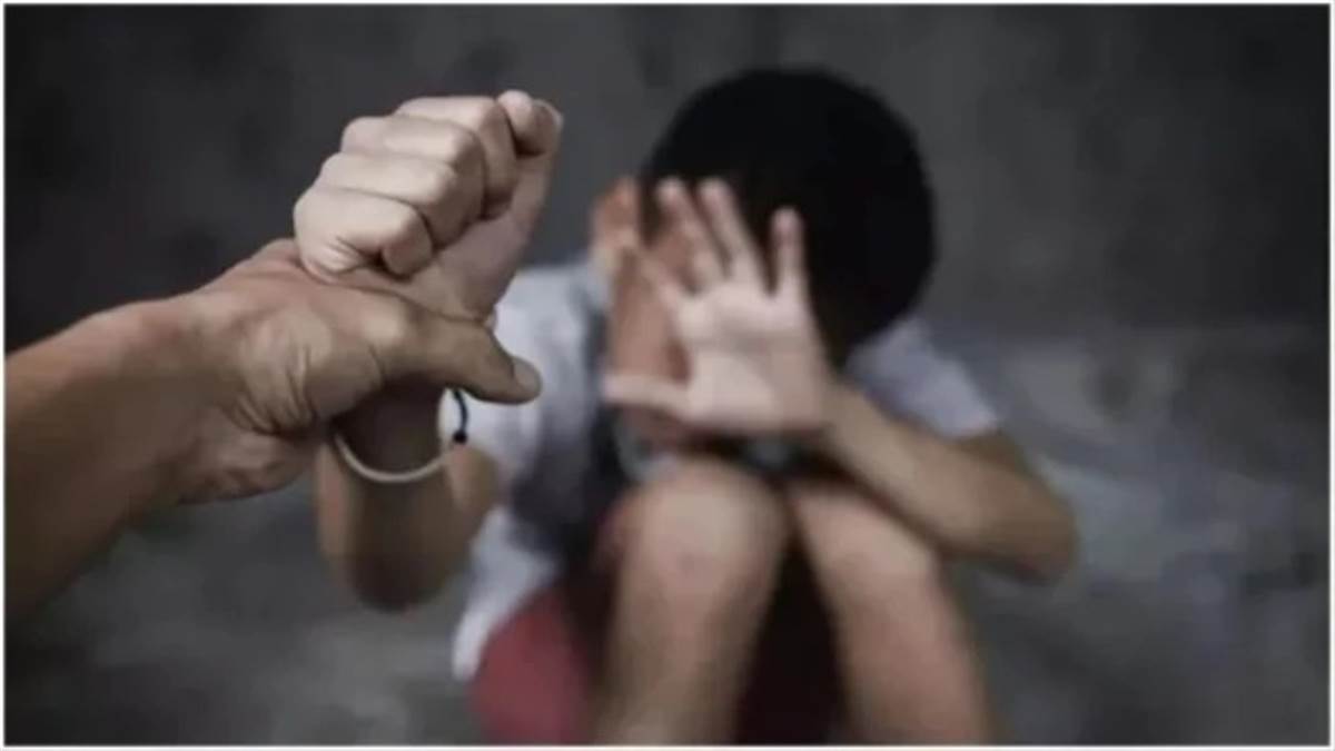 शिवपुरी में शिक्षक की बोतल से पानी पीने पर दलित छात्र को पीटा, जातिसूचक शब्द कहे, मानवाधिकार आयोग ने लिया एक्शन
