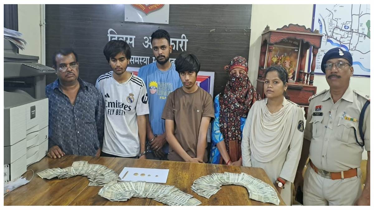 नाबालिग को धमकाकर हड़पे गए 450 ग्राम सोने के खरीदार दो ज्वेलरी व्यवसायी भी गिरफ्तार: बिलासपुर पुलिस की बड़ी कार्रवाई