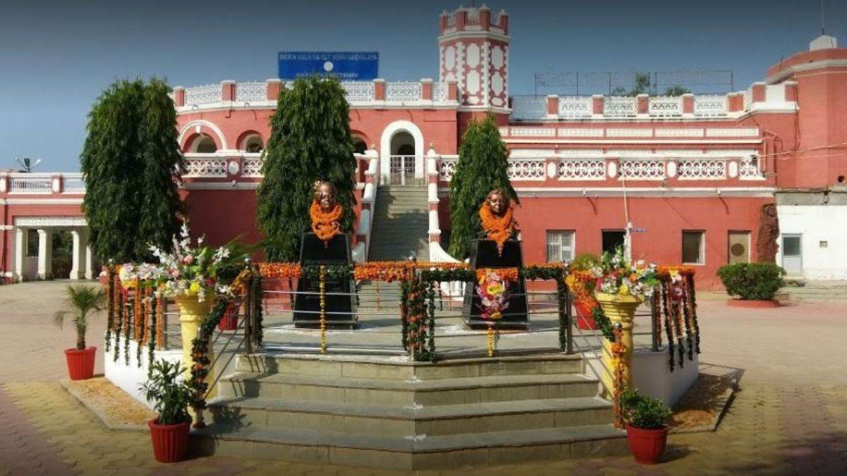 खैरागढ़ विश्वविद्यालय में 23 देशों के छात्रों की होड़