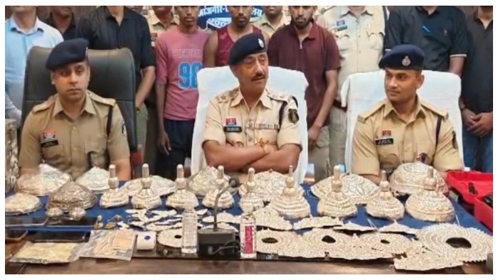 तीन मंदिरों में चोरी, दो सगे भाई व एक नाबालिग सहित चार गिरफ्तार: जांजगीर पुलिस ने 48 घंटे में सुलझाई गुत्थी