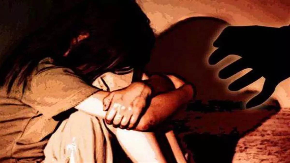 भोपाल में 15 साल की किशोरी से रिश्तेदार ने किया दुष्कर्म, अस्पताल में बच्चे के जन्म के बाद खुला राज